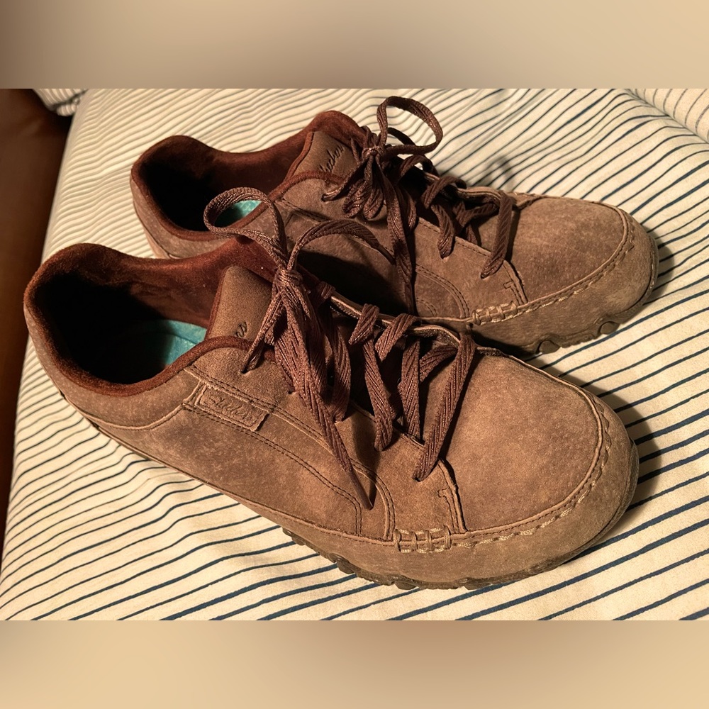 Skechers relaxed fit suede, size 8.5